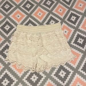 Ruffled crochet shorts